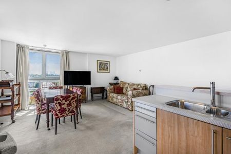 3 bedroom flat to rent - Photo 3