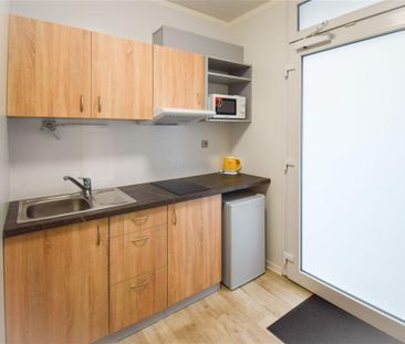 Pronájem bytu 1+kk 17 m2 - Fotografie 5