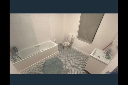 Room in a Shared House, Kingswood Road, IG3 - Photo 4