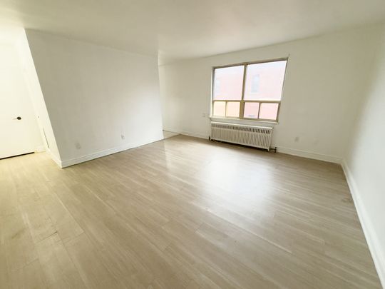 For Lease - 896 Eglinton Avenue Unit# 311, Toronto, Ontario - Photo 1