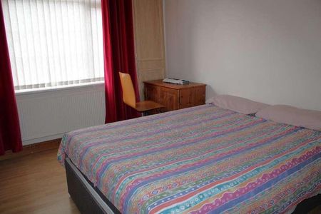 Firs Avenue, Firswood, Manchester, M16 - Photo 2