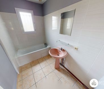 Location Maison 4 pièces 80m² LESCURE D ALBIGEOIS 81380 - Photo 5