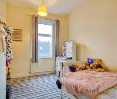 2 BEDROOM House - Mid Terrace - Photo 4