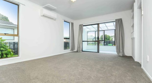 3 BEDROOMS + SLEEPOUT! - Photo 1