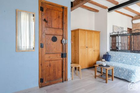 Studio with balcony and natural light in Barceloneta - Photo 4