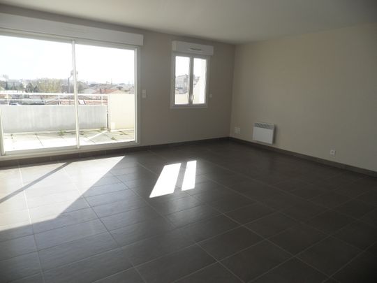 Location Appartement 3 pièces 70m² - Photo 1