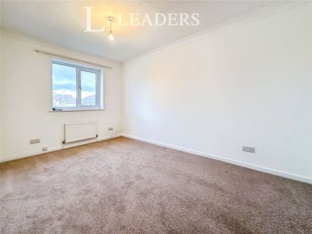 3 bedroom house to rent Hunter Close, Gosport, PO13 - Photo 5