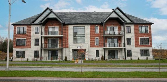 Charmant Appartement 5 1/2 - Estrie / Sherbrooke - Ascenseur - Photo 2