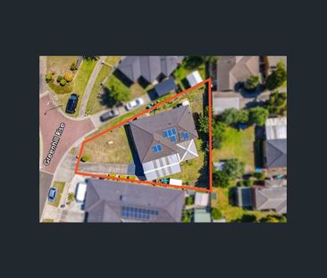 PERFECTLY POSITIONED IN A QUIET COURT LOCATION! - Photo 5