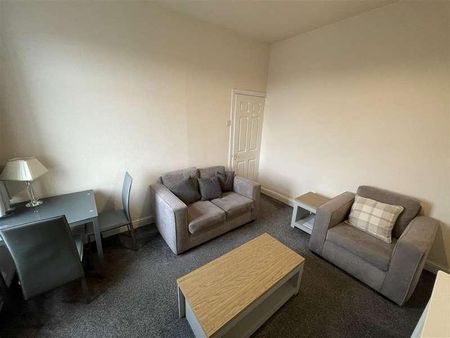 Park Road, Adlington, PR7 - Photo 3