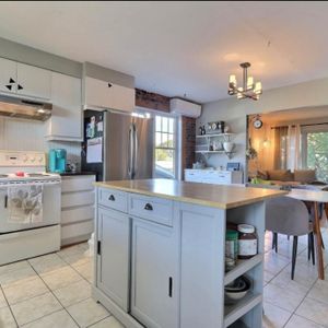 Beau grand 5 1/2 à louer! - Photo 2