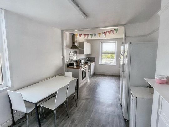 7 bedroom house to rent - Photo 1