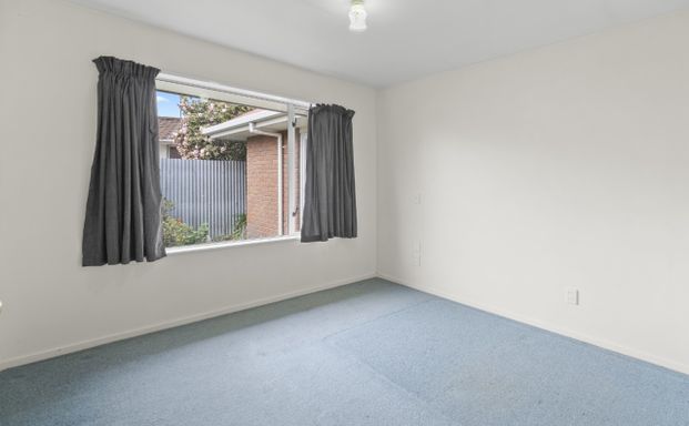 Inviting 3-Bedroom Home for Rent in Woolston - Photo 1