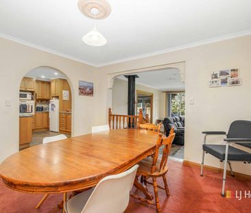 Five Bedrooms - Photo 2