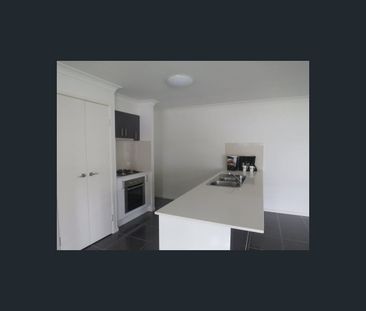 2/6 Lyam Place, Eimeo, Qld 4740 - Photo 2