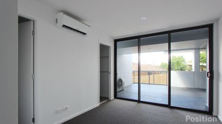 Spacious Inner-City Living with Rare Courtyard Oasis! - Photo 2