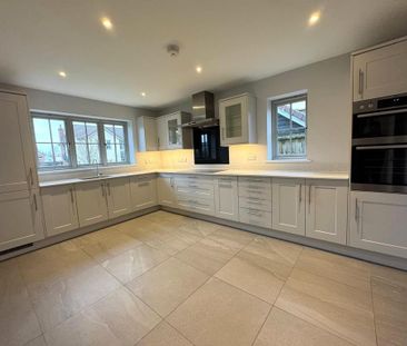 4 bedroom detached house to rent - Photo 6