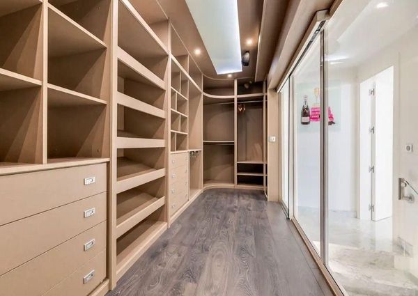 6 bedroom luxury Villa for rent in Marbella Del Este, Spain