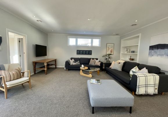 A 3-Bedroom Haven - The Ideal Blend of Classic Charm and Contemporary Living - Photo 1