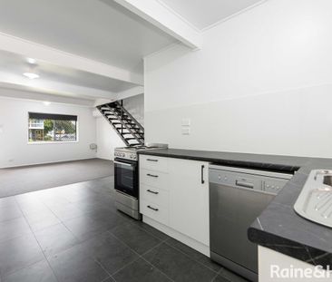 2 BEDROOM UNIT MACKAY - Photo 3