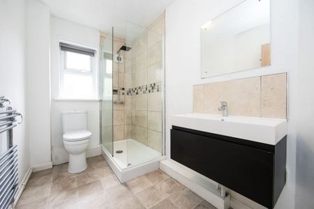 St Michaels Crescent, Headingley, Leeds - Photo 2