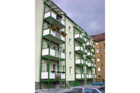 Helle 2-Raumwohnung mit großem Balkon und Weitblick in ruhiger Lage - Photo 4