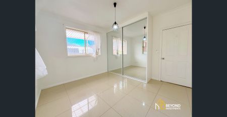 Bright & Spacious 3 Bedroom Villa Walking Distance to All Amenities - Photo 5