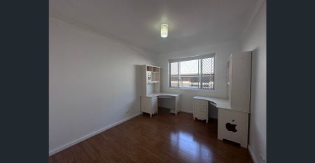 GREAT FAMILY HOME - Photo 5