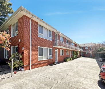 Location, Location! - Photo 4