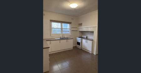 Well Looked after and located in a highly coveted area! - Photo 2