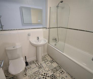 2 bedroom flat to rent - Photo 6