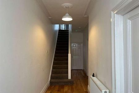 Bedroom Detached House In Winton, BH9 - Photo 2