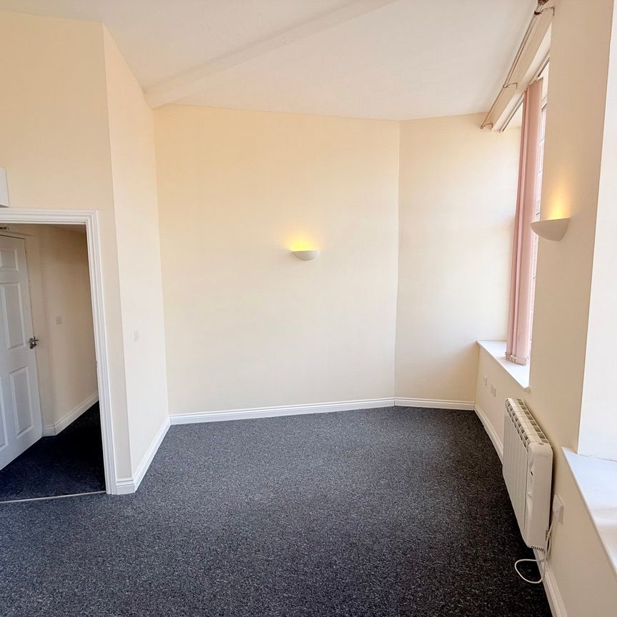 Sherborne Road, Yeovil, Somerset - Photo 1