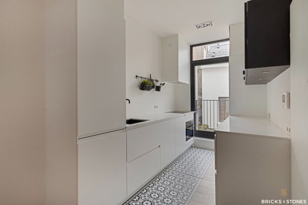 Trendy bemeubeld appartement op toplocatie - Photo 1