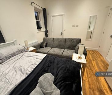1 bedroom in a flat share to rent - Photo 6