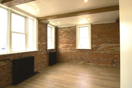 For Lease - 3 Cambridge Street Unit# 2, Kawartha Lakes, Ontario - Photo 5