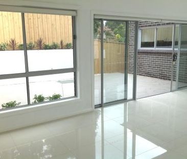 Stylish Inner-West Townhouse in Heart of Canterbury - Photo 2