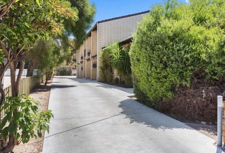 Nice unit in Wayville - Photo 3