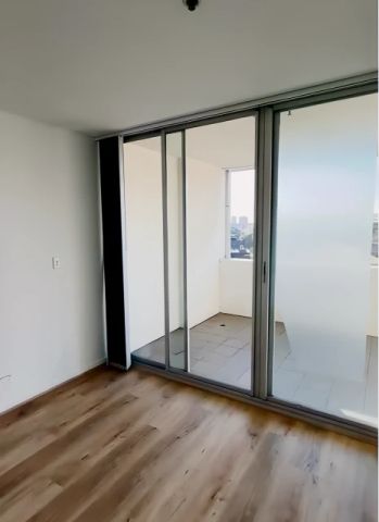 507 Wattle St, Sydney - Photo 2