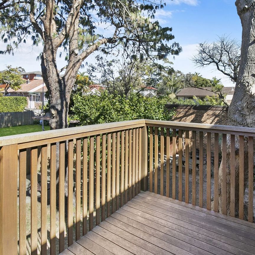 Upper Duplex in Supremely Convenient Lifestyle Location - Photo 1