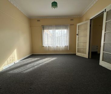 Set in the heart of Werribee - Photo 3