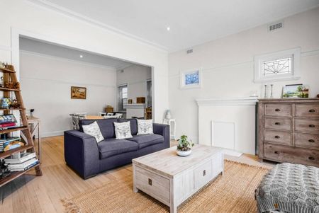 PICTURE PERFECT | FAMILY OASIS | FABULOUS LOCATION - Photo 3