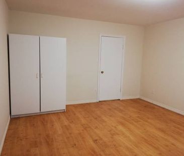 $1700 Studio Suite in the house - Photo 2