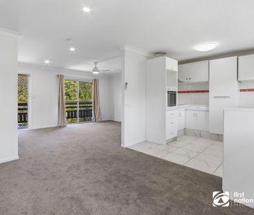 UPSTAIRS LEVEL - THREE BEDROOM LIVING IN GREAT LOCATION! - Photo 1