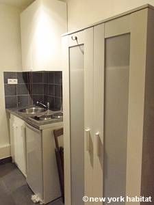 Logement à Paris, Location meublée - Photo 3