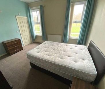 Room in a Shared House, Lower Seedley Road, M6 - Photo 4