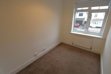 3 bedroom semi-detached house to rent - Photo 4