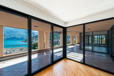 EXCLUSIVE PENTHOUSE WITH LAKE VIEW - Photo 2