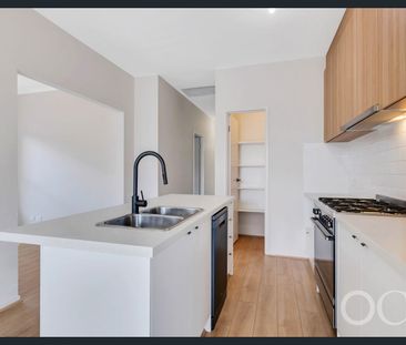 Open the Door to Coastal Calm - Photo 2