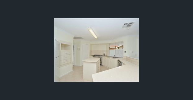 Stylish Family Home! - Photo 1